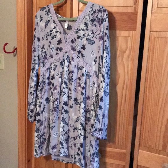 Dresses & Skirts - Long sleeve, floral printed mini dress